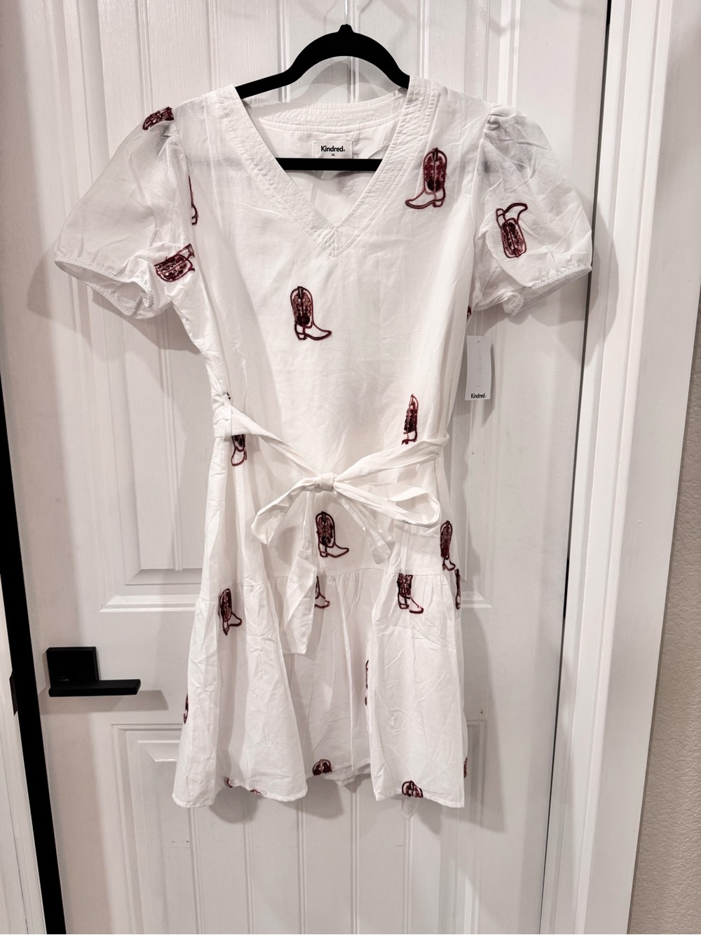 NWT Kindred Anthropologie White Mini Dress with Boot Embroidery Cotton-Sz M